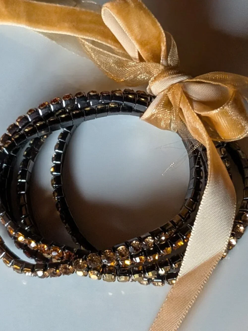 Zara Pack of Combined Elastic Rhinestone Bracelets with ribbons